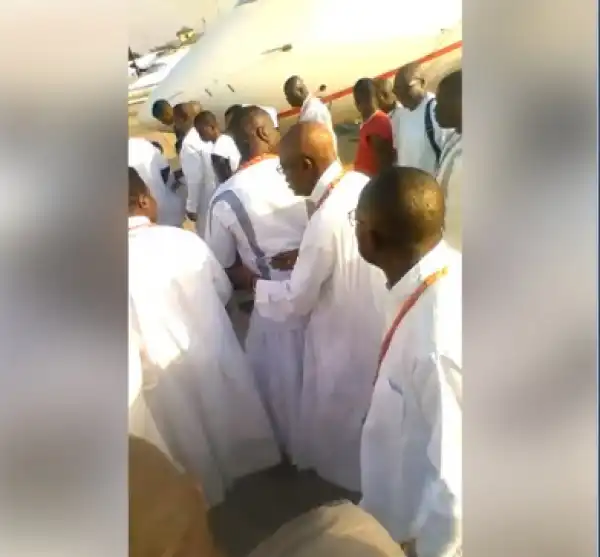 Oba Of Benin Arrives Abuja In Style To Meet With Prince Charles (Photos)